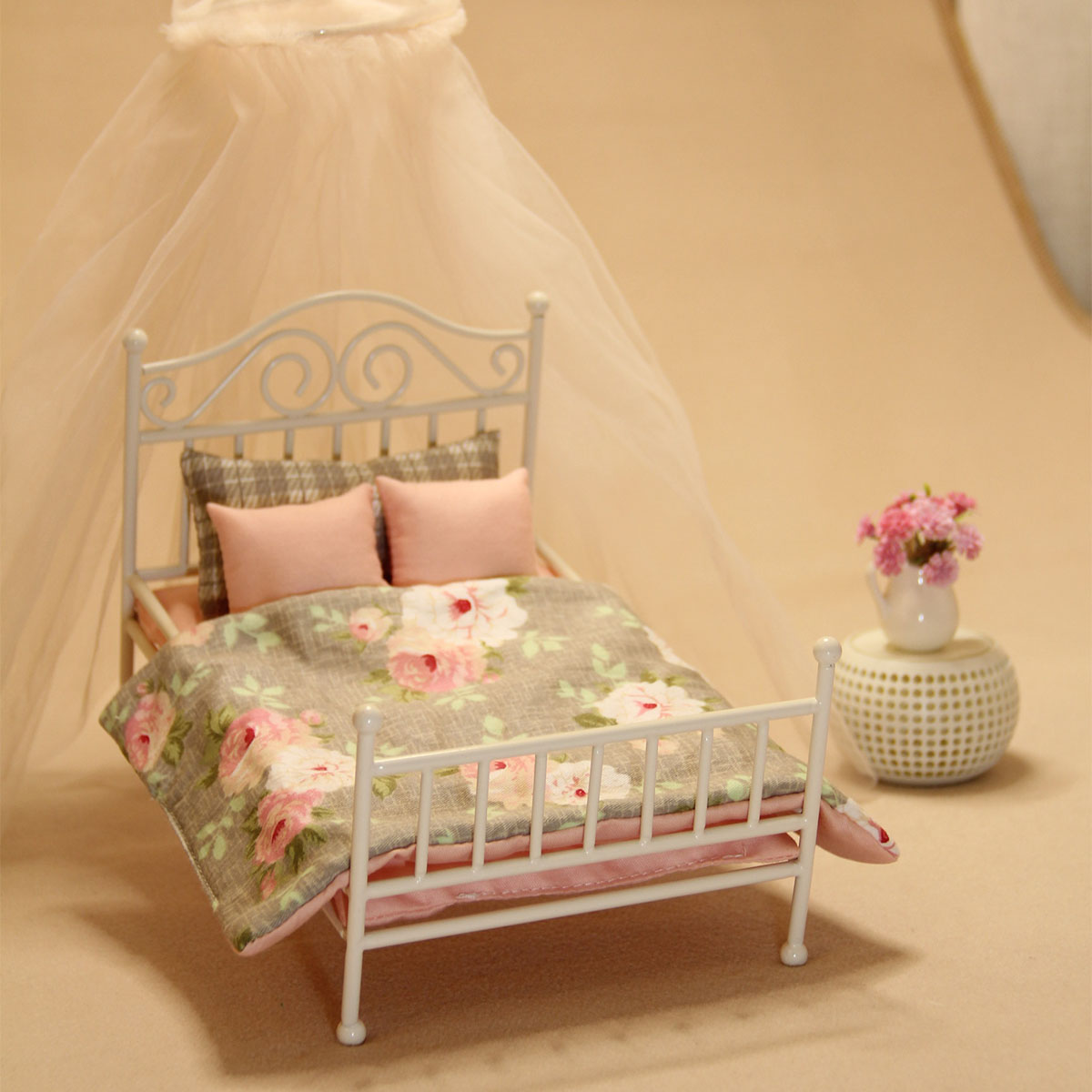 Home Bargains - 1:8-1:12 miniature furniture L-16cm iron bed